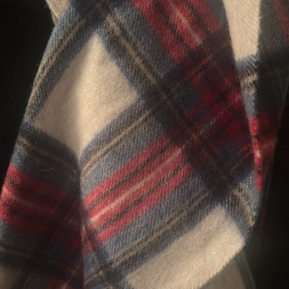 Belle France 100% Cashmere Scarf - Picture 3 of 5